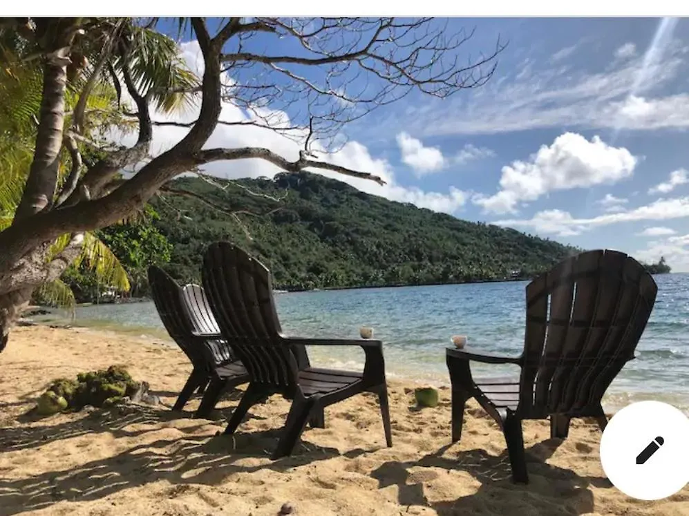 Nyaraló Les Pieds Dans L'Eau A Huahine. Maison Climatisee Parea