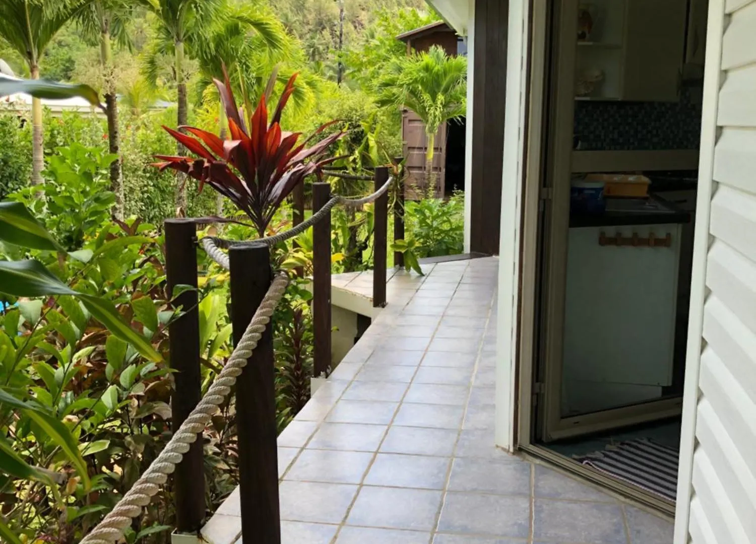 Les Pieds Dans L'Eau A Huahine. Maison Climatisee Parea بولينيزيا الفرنسية