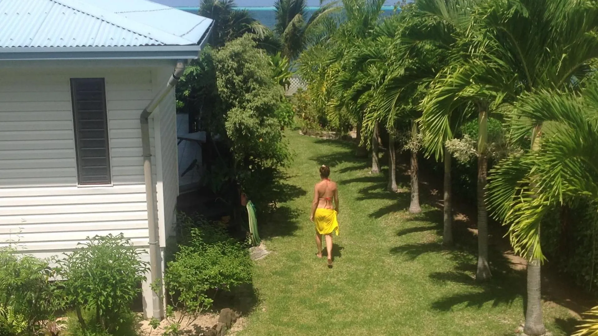 Nyaraló Les Pieds Dans L'Eau A Huahine. Maison Climatisee Parea